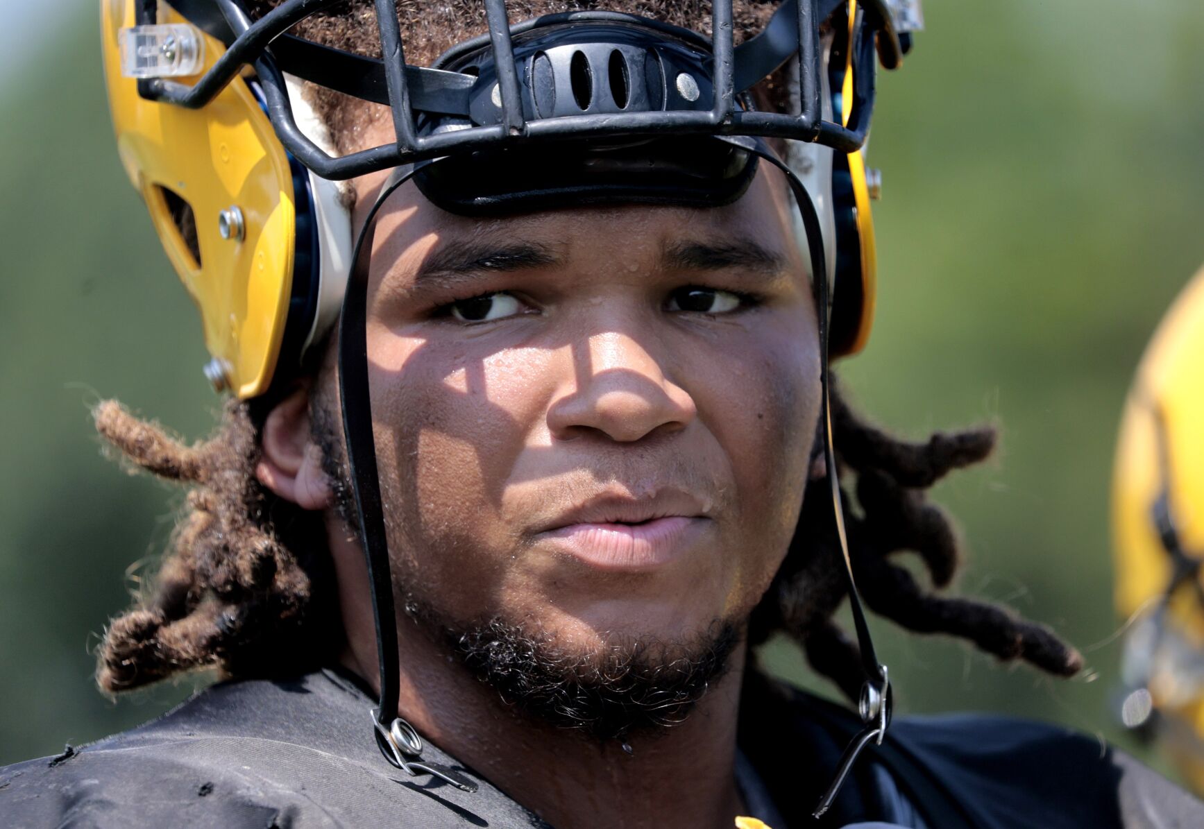 Hazelwood Central defensive tackle Tionne Gray